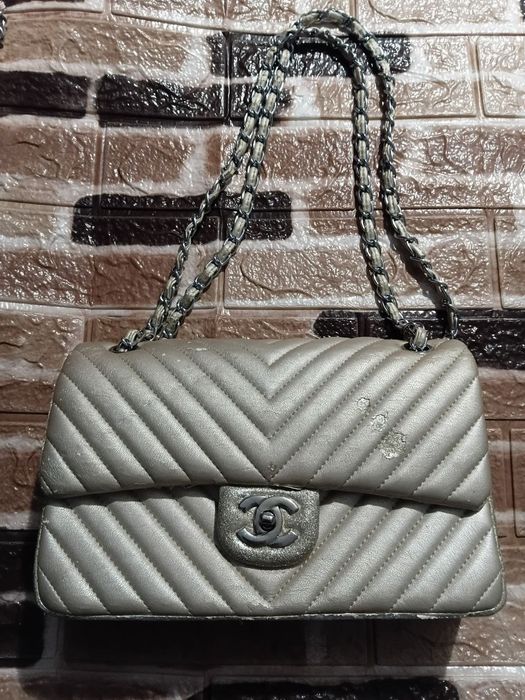 Золотиста сумка Chanel