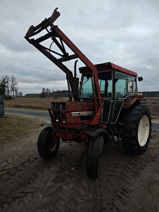 International 585 xl . IH 485 Case. Z Ładowaczem