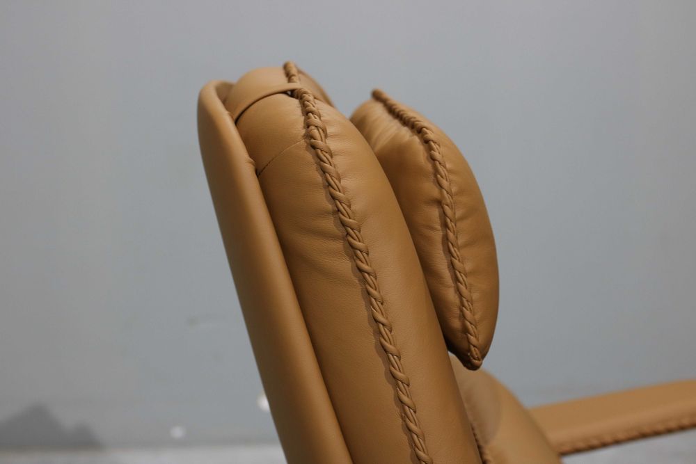 Poltrona Madsen & Schubell Modelo MS86 | Pele Genuína