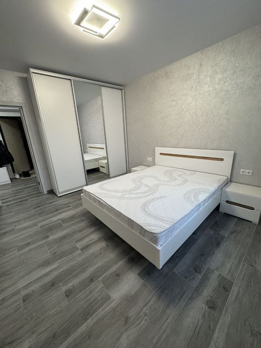 Сдам Новую квартиру с Евроремонтом на Днепродороге /Марсельская