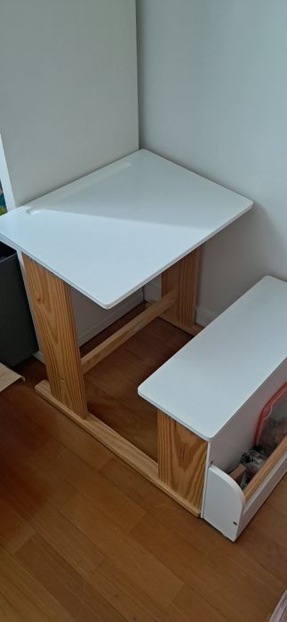 Secretaria/escrevaninha de criança