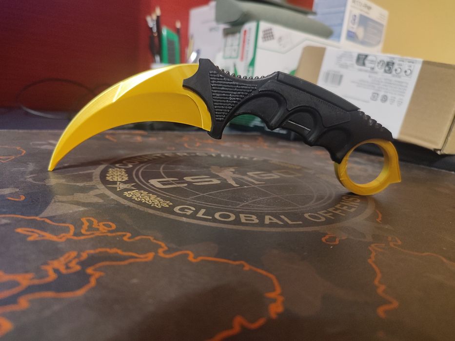 Karambit Dourado CS  – Faca Curva Colecionável / Decorativa