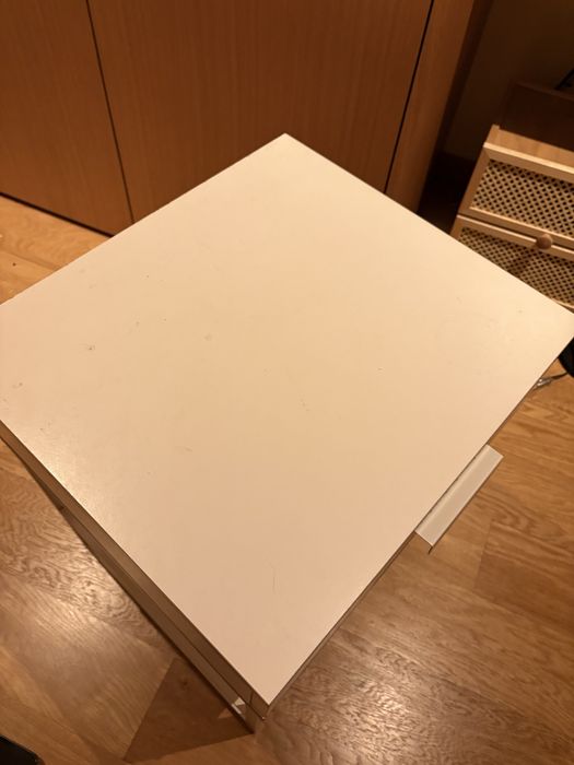 Mesa de cabeceira IKEA