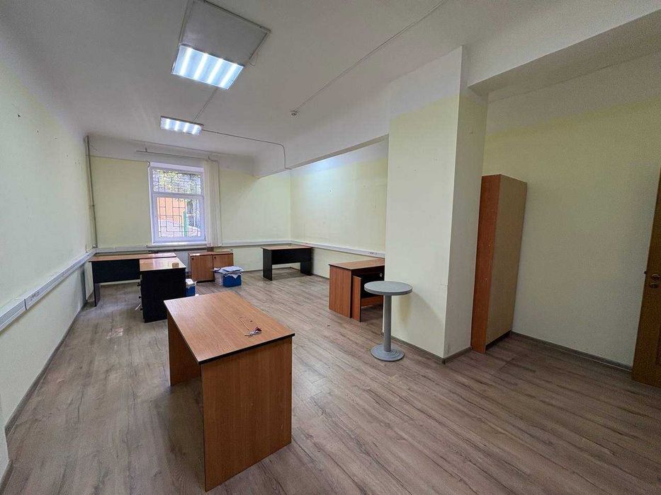 Оренда приміщення 160 м2 в Бізнес Центрі з власним входом
