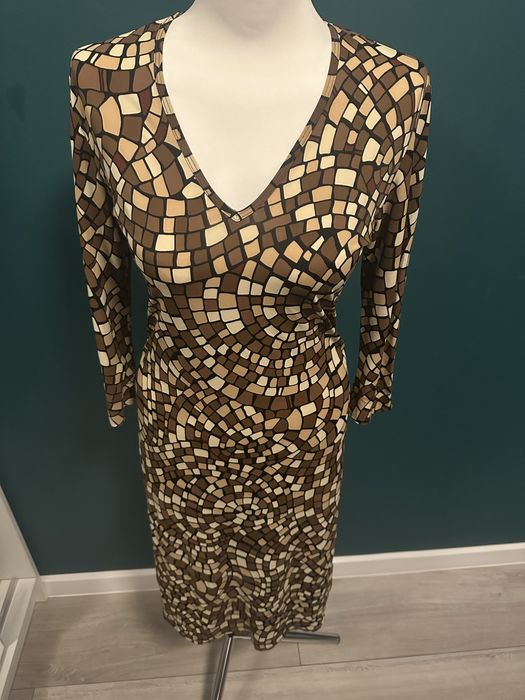 Sukienka midi w geometryczny wzór mozaiki