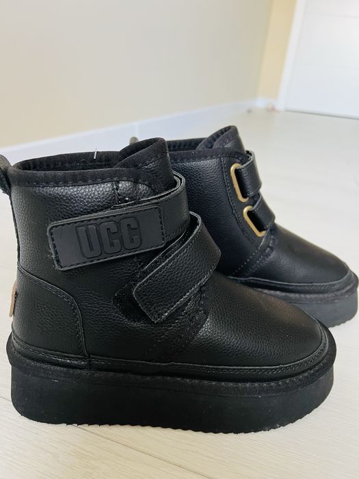 Зимние UGG на липучках и платформе( новые)