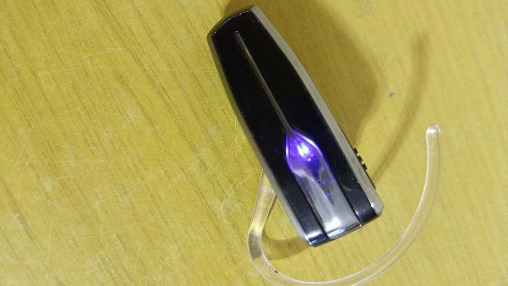 Bluetooth-гарнитура Plantronics Explorer 395