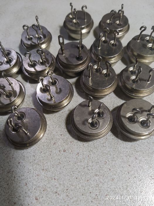 Тиристоры . Тип КУ 202 транзисторы диоды