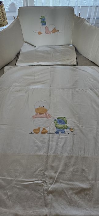 Zestaw do niemowlęcego łóżeczka