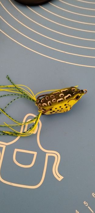 Незацепляйка жаба риболовна