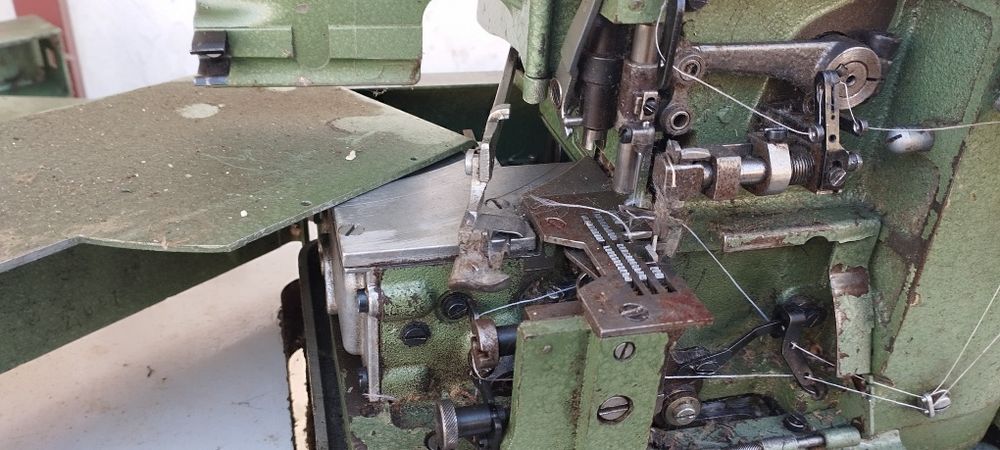 Overlock trzy nitkowy " babcia kapusta"