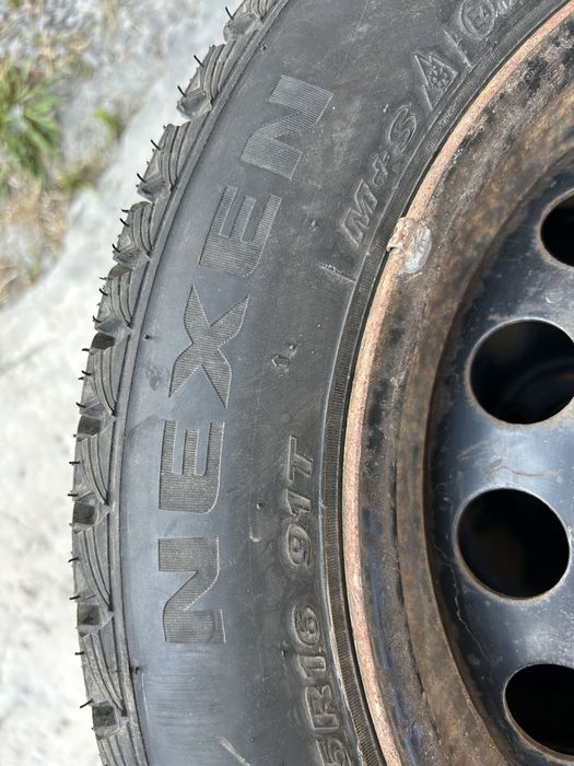 Резина зимова з дисками R16 205/55 Nexen