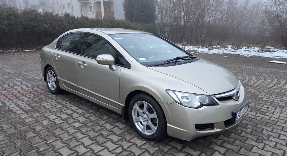 Honda Civic sedan VIII 1.8 140KM 2008 Polski salon Niski przebieg
