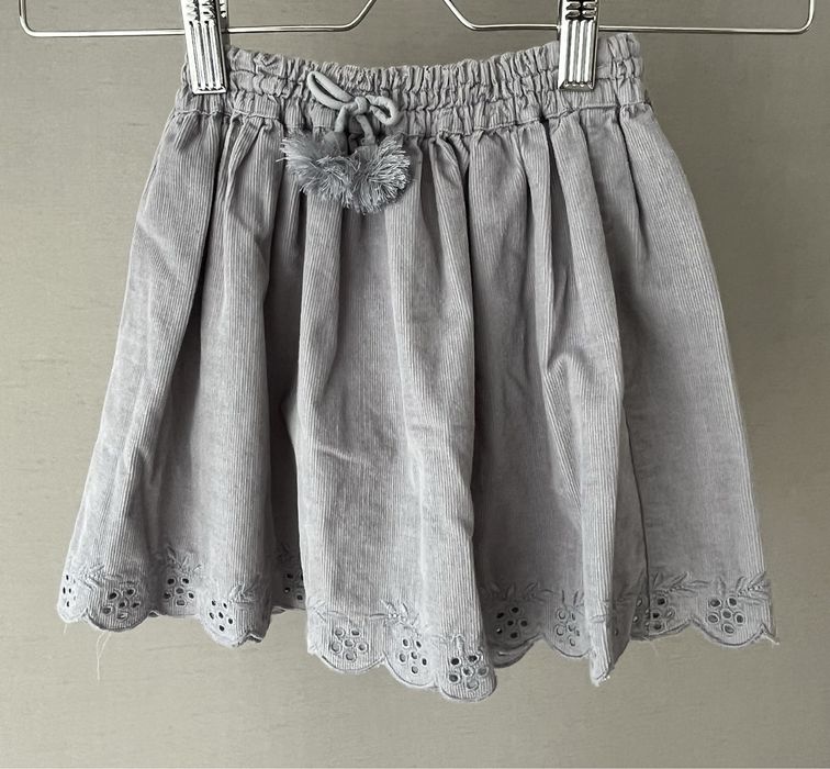 Saia de bombazine cinzenta