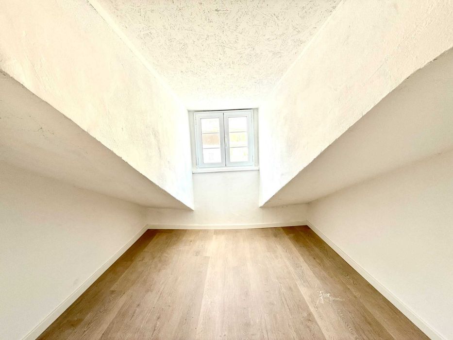 Quarto Individual na Lousa / Loures