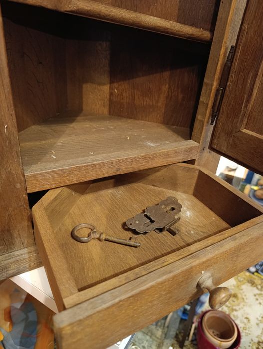 Szafka rogowa wisząca drewniana vintage retro stylowe stare drewno