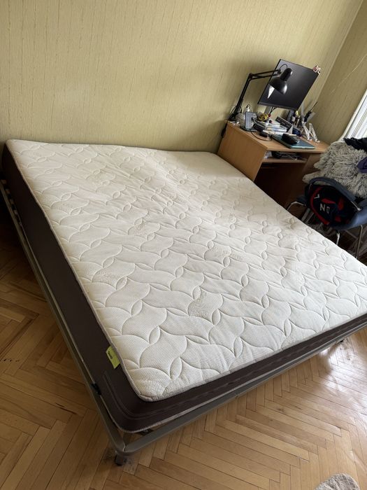 Каркас , рама 180*200 з матрасом вживані