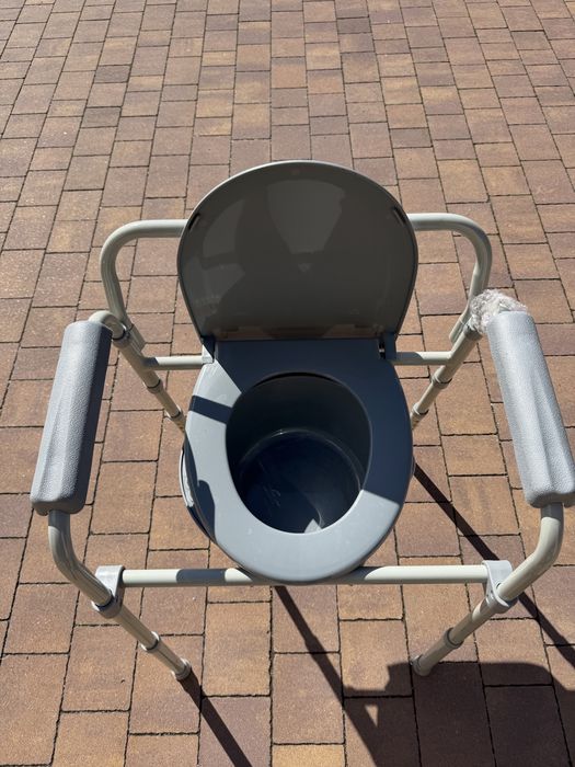Krzeslo WC toaletowe skladane