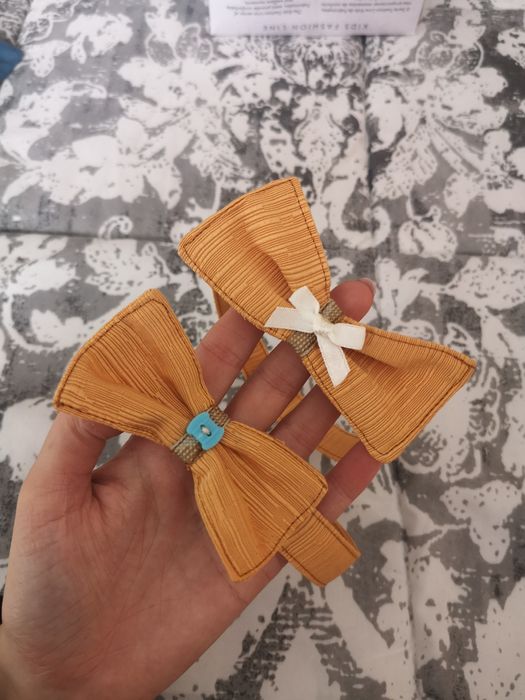 Coleiras de lacinhos feitos à medida para gatos e cães