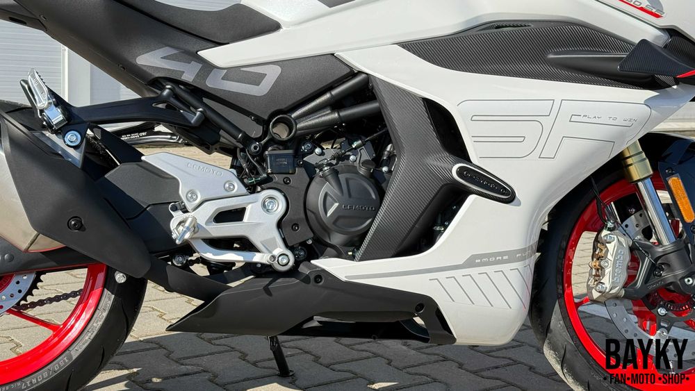Мотоцикл CFMOTO 450SR