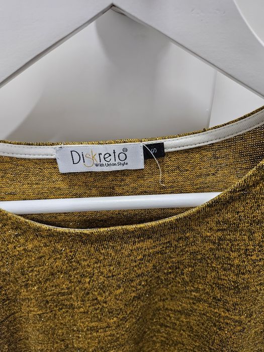 Camisola mostarda com folho