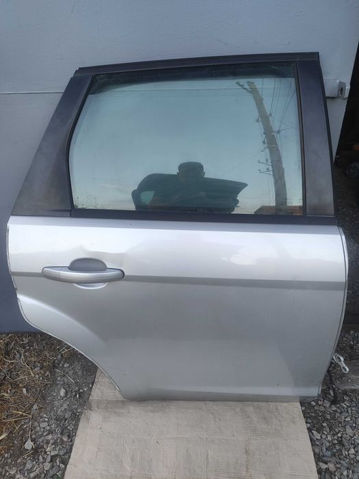 Дверь задня права форд фокус2