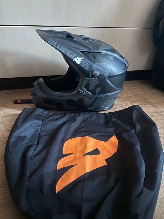 Велошолом Bluegrass L