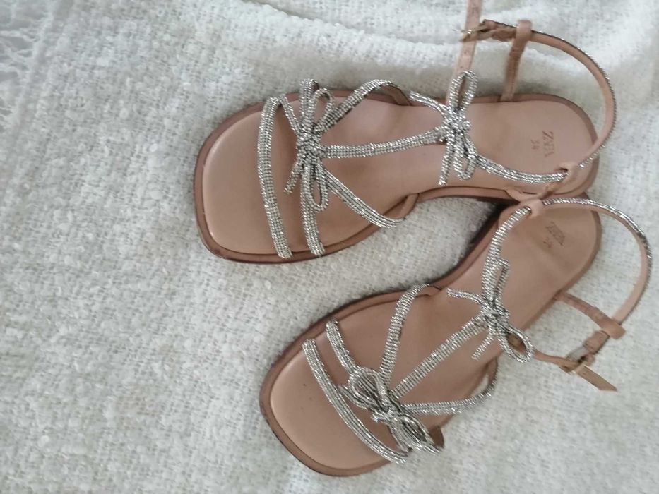 Vestidos de verão S e sandálias