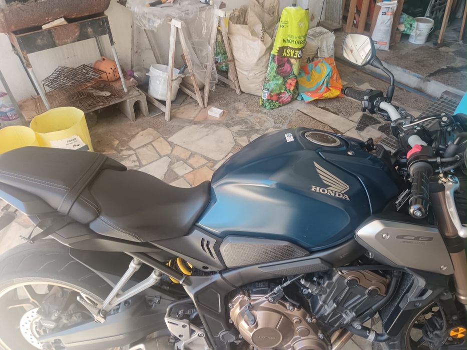 HONDA CB650R.