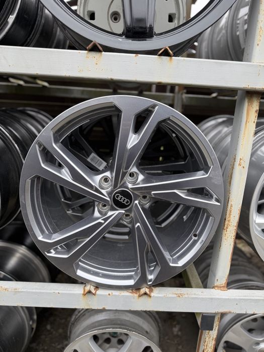 Komplet alufelg nowych oryginalnych audi 20” 5x130