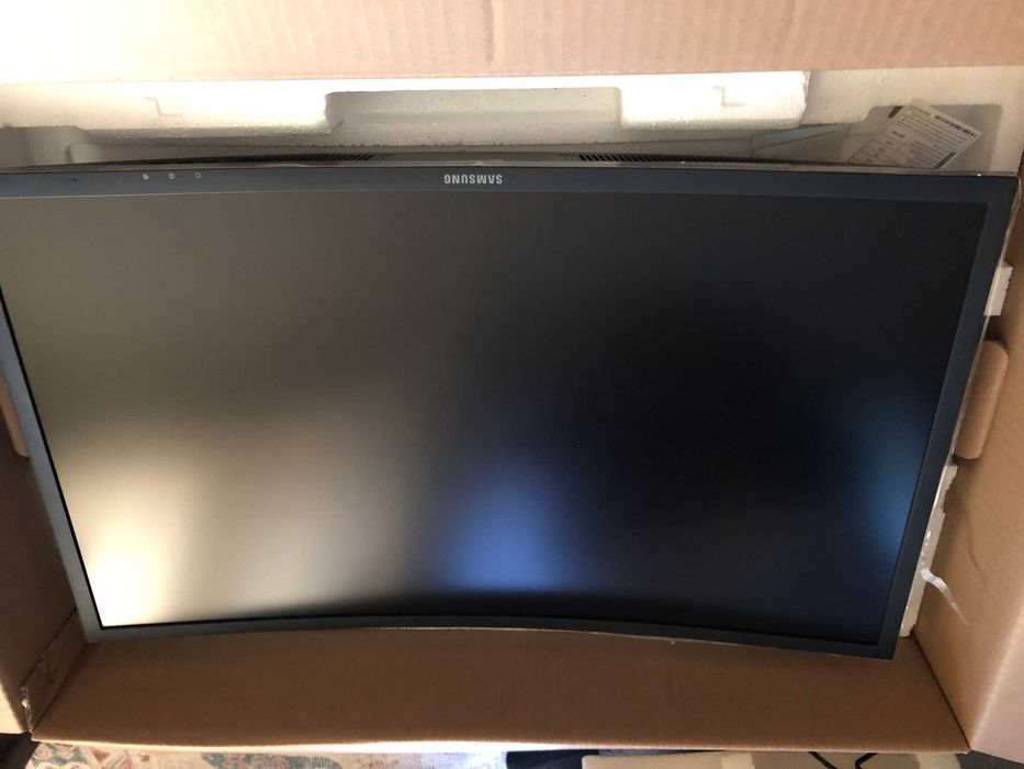 НОВИЙ Монітор 26.9" Samsung QLED Curved (LC27HG70QQIXCI) HDR - 144 Гц