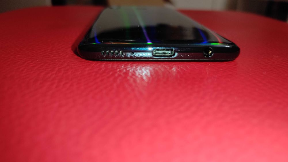 telefon smartfon Samsung Galaxy A40 64GB + ładowarka