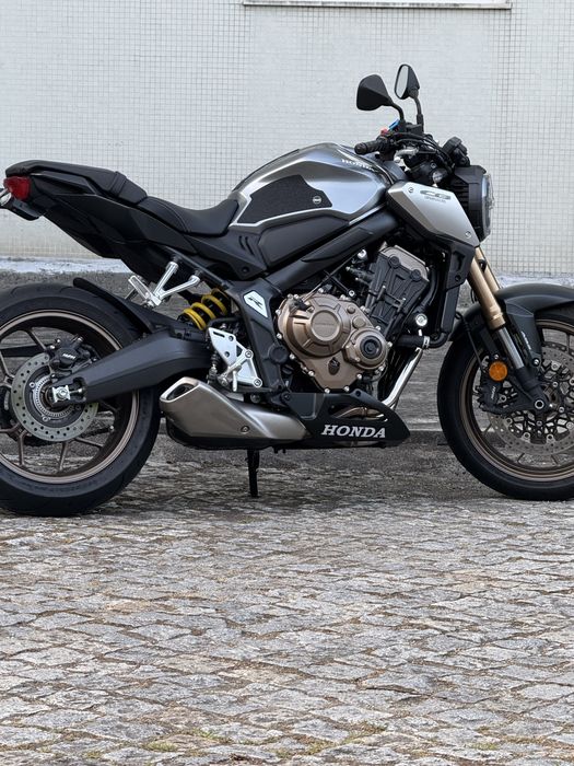 Honda Cb 650r .2022 completamente nova .