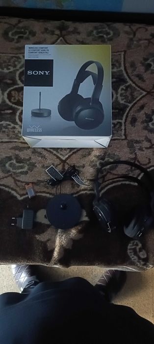 Auscultadores Wireless SONY MDR-RF811RK (On Ear - Preto)