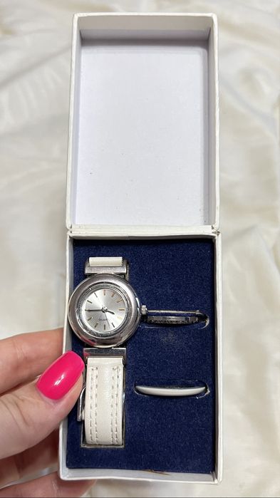 Часы наручные со стразами годинник