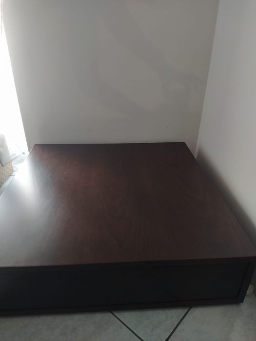 Mesa de centro em Carvalho maciço