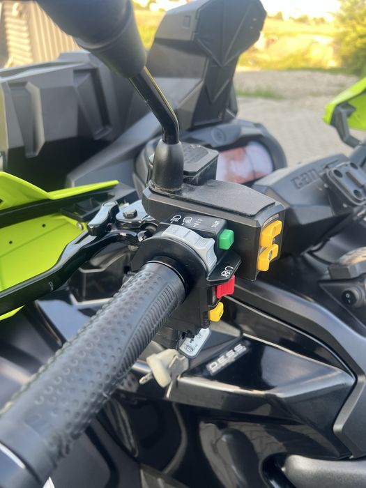 Квадроцмкл BRP outlander 1000 XTP