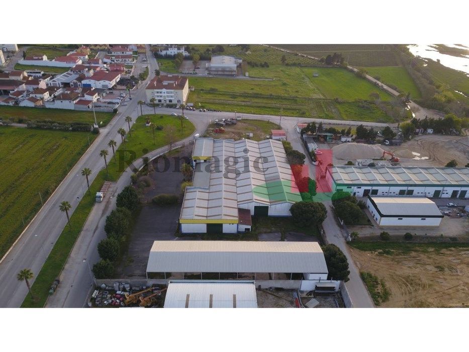 Armazém Industrial e Exposição na Chamusca***RIOMAGIC***