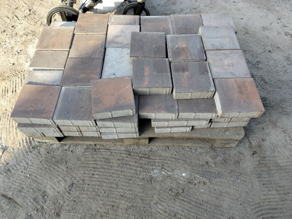 Sprzedam kostkę, krawężniki, płyty