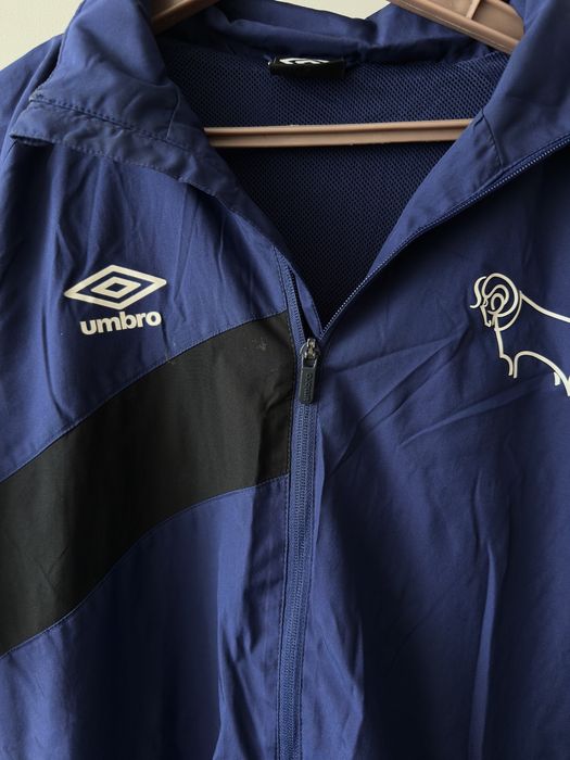 bluza kurtka umbro M wiatrowka