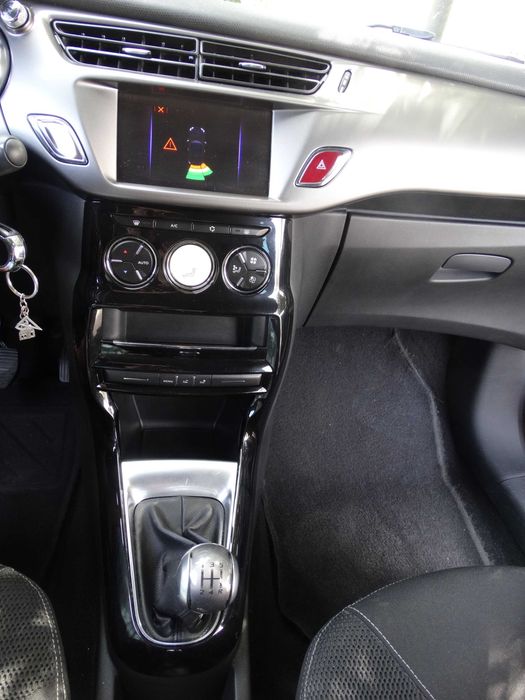 Carro DS3 110CV Gasolina