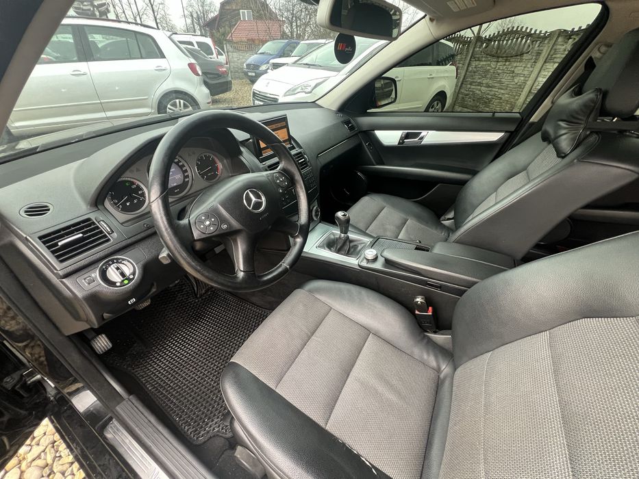 Дуже гарний стан , всі деталі по телефону