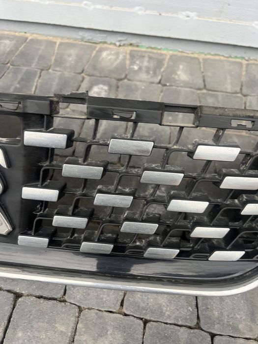 Peugeot 508 решітка бампера.