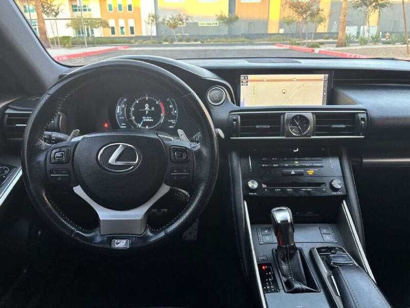 2017 Lexus IS 200t