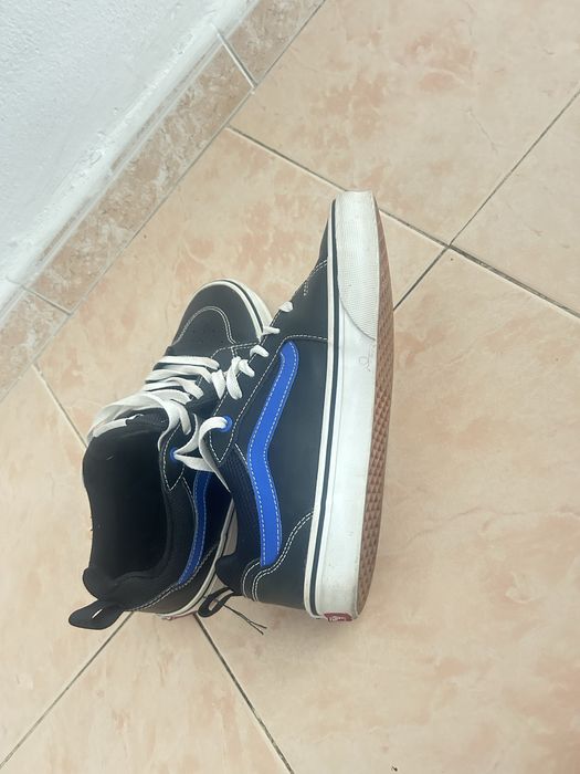 Vans preto e azul