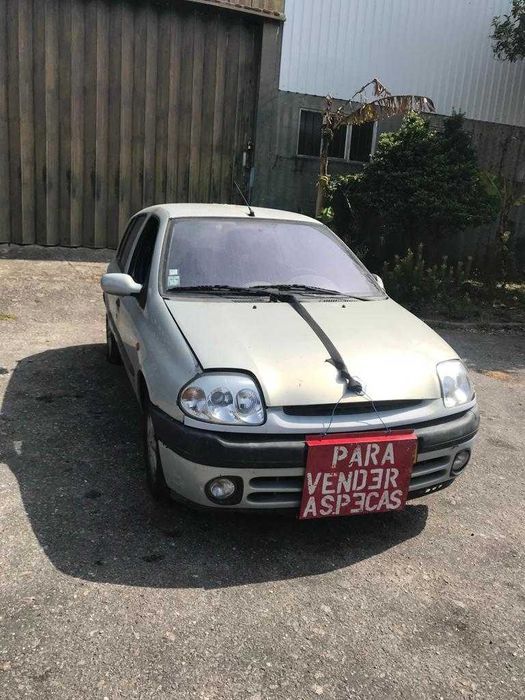 Renault Clio 1.2.16V. Ano 2000