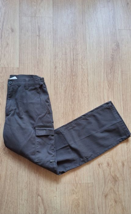 Spodnie boǰówki, outdoor firmy Quechua. Rozmiar M/L. Zalozone 2 razy. Stan igła