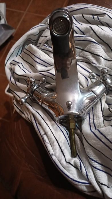 Uma torneira de lavatório