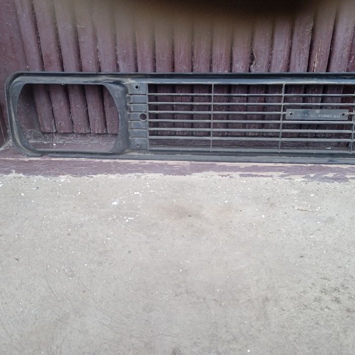 Решітка радіатора Москвич АЗЛК 2140, НОВА, завод, оригінал, випуск 80-