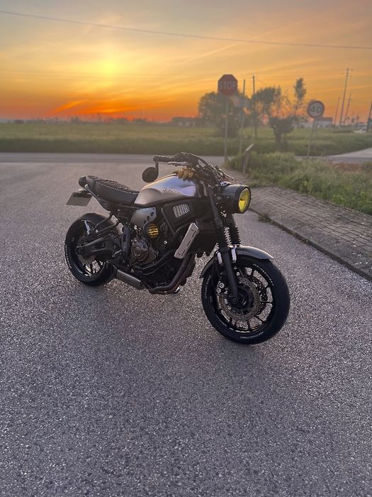 Yamaha xsr 700  c/ extras